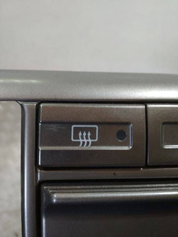 кнопка обогрева заднего стекла Nissan X-Trail T30 2002