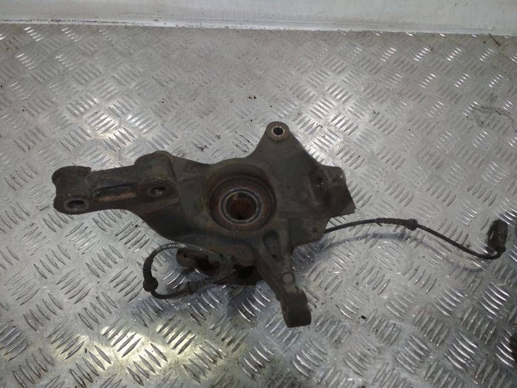 кулак поворотный левый Renault Scenic 3 поколение 2011, 1.5 л., дизель, АКПП