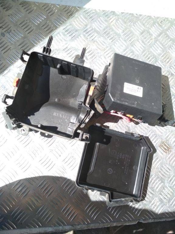 блок предохранителей Renault Scenic 3 поколение 2009, 284B62342R