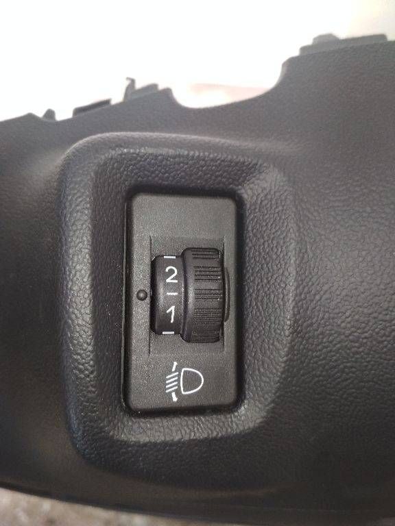 кнопка корректора фар Citroen C5 2 поколение 2012, 96384422XT