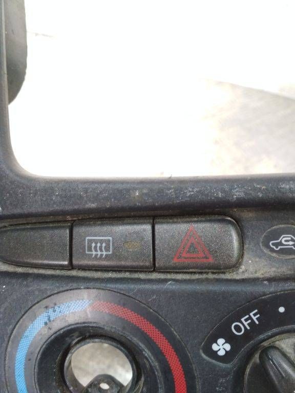 кнопка аварийной сигнализации Toyota Yaris Verso 1 поколение XP20 2002, 758294