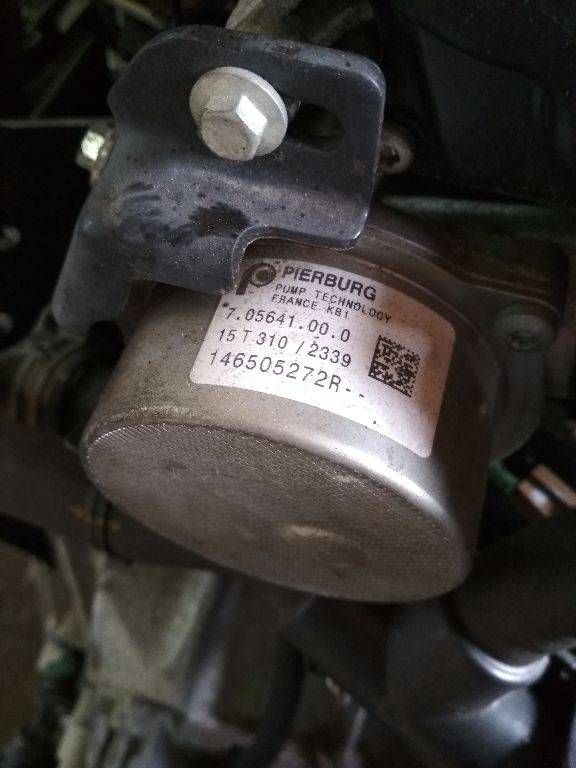 насос вакуумный Renault Clio 4 поколение 2015, 1.5 л., дизель, МКПП, 146505272R
