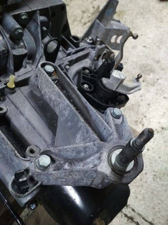 кронштейн КПП Renault Megane 2 поколение 2004, 1.5 л., дизель, МКПП, 8200043084
