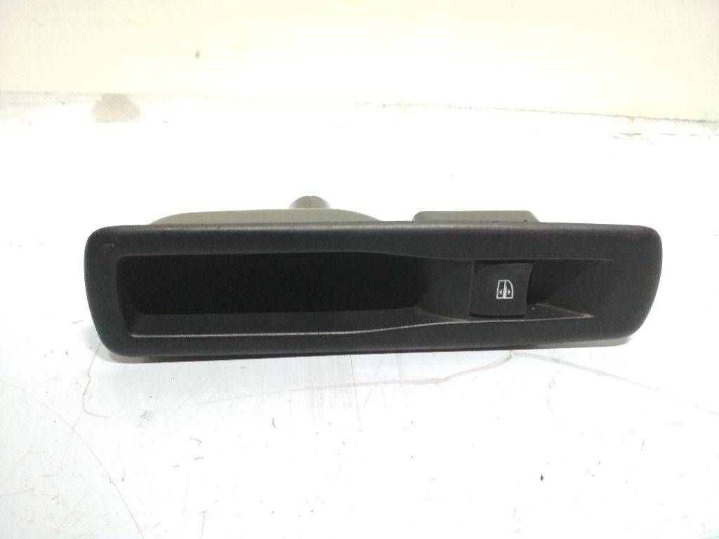 кнопка стеклоподъемника двери Renault Megane 3 поколение 2009, 829500004R