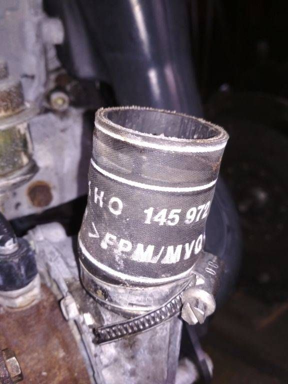 патрубок интеркулера Volkswagen Passat B5 1998, 1.9 л., дизель, МКПП, 1H0145972