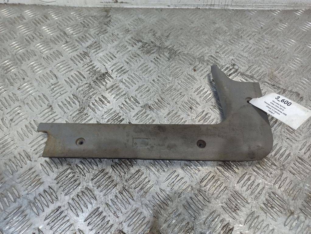 накладка на порог Mercedes-Benz Sprinter 2 поколение (W906) 2007, A9066860507