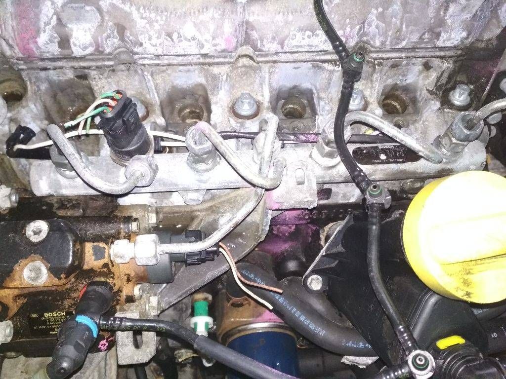 топливная рампа Renault Scenic 1 поколение [рестайлинг] 2002, 1.9 л., дизель, МКПП, 0445214015