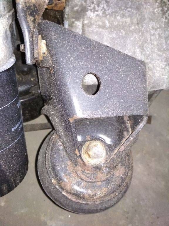 подушка крепления двигателя Volkswagen Sharan 1 поколение 1996, 1.9 л., дизель, МКПП