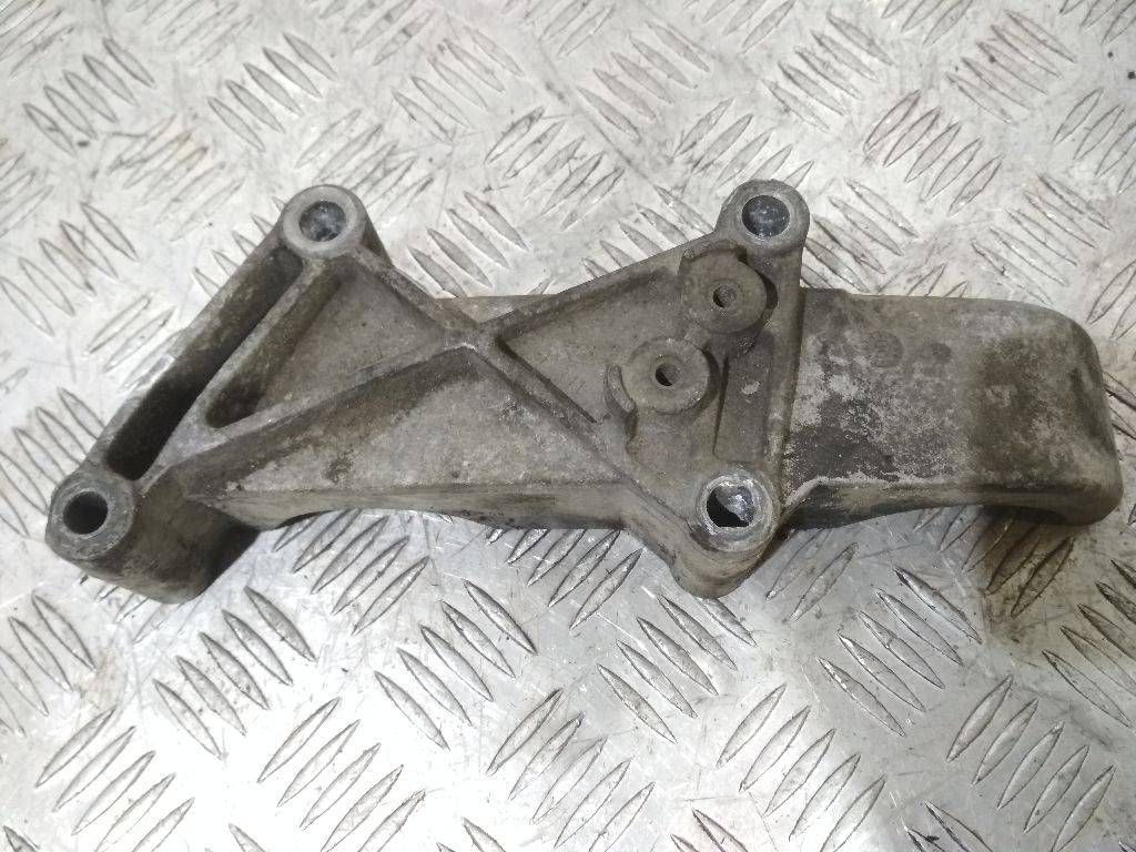 кронштейн двигателя Renault Master 2 поколение 2002, 2.2 л., дизель, МКПП, 8200213875