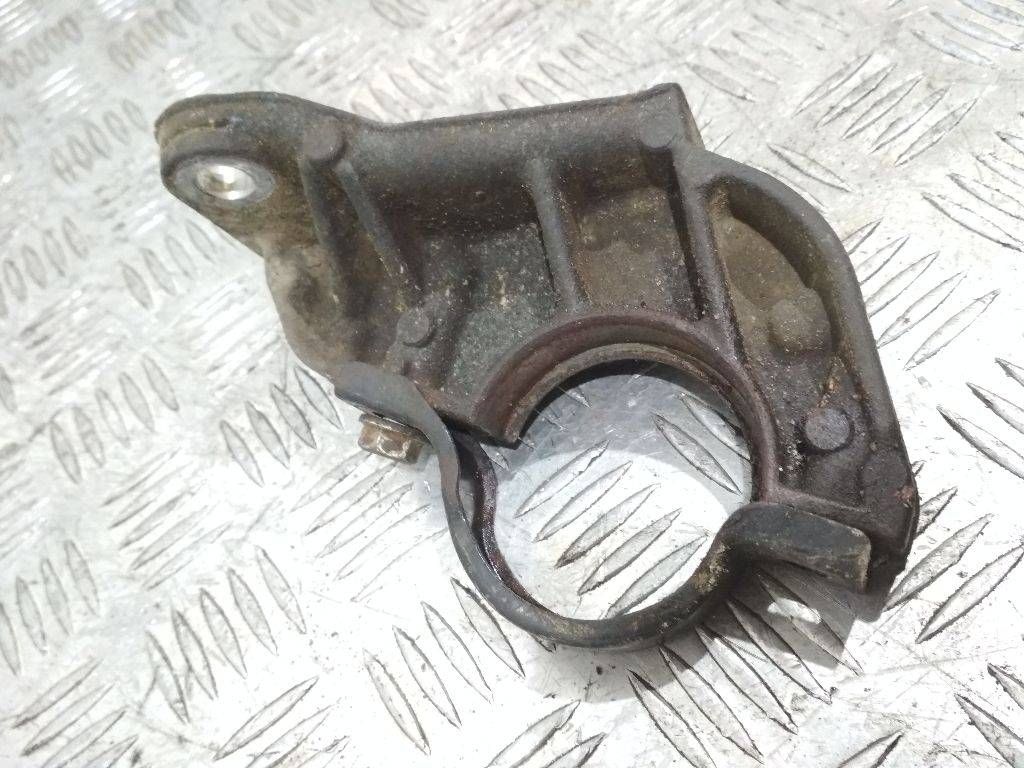 кронштейн полуоси Renault Clio 3 поколение 2005, 1.2 л., бензин, 8200286041