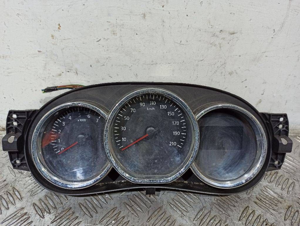 щиток приборов (приборная панель) Renault Logan 2 поколение 2013, 248102645R