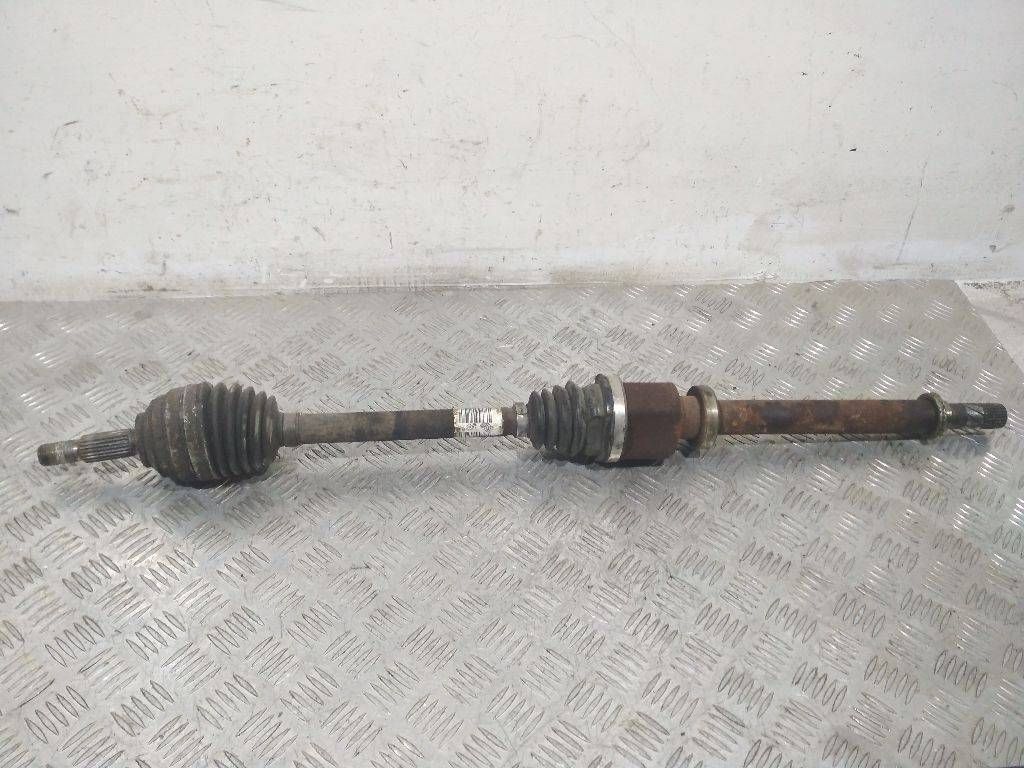 полуось передняя правая (приводной вал, ШРУС) Renault Modus 1 поколение 2007, 8200499586