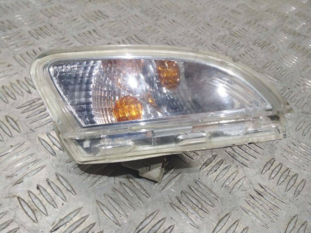 поворотник правый Renault Twingo 2 поколение 2012, 261608090R