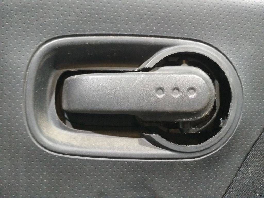 ручка внутренняя передняя правая Nissan Note E11 [рестайлинг] 2010