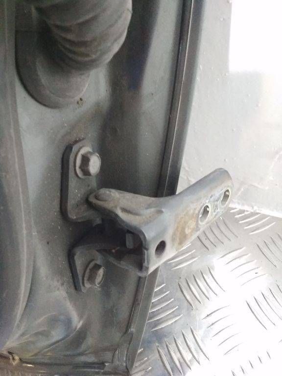 петля двери Peugeot 4007 1 поколение 2007