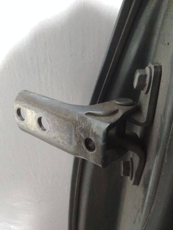 петля двери Peugeot 4007 1 поколение 2007