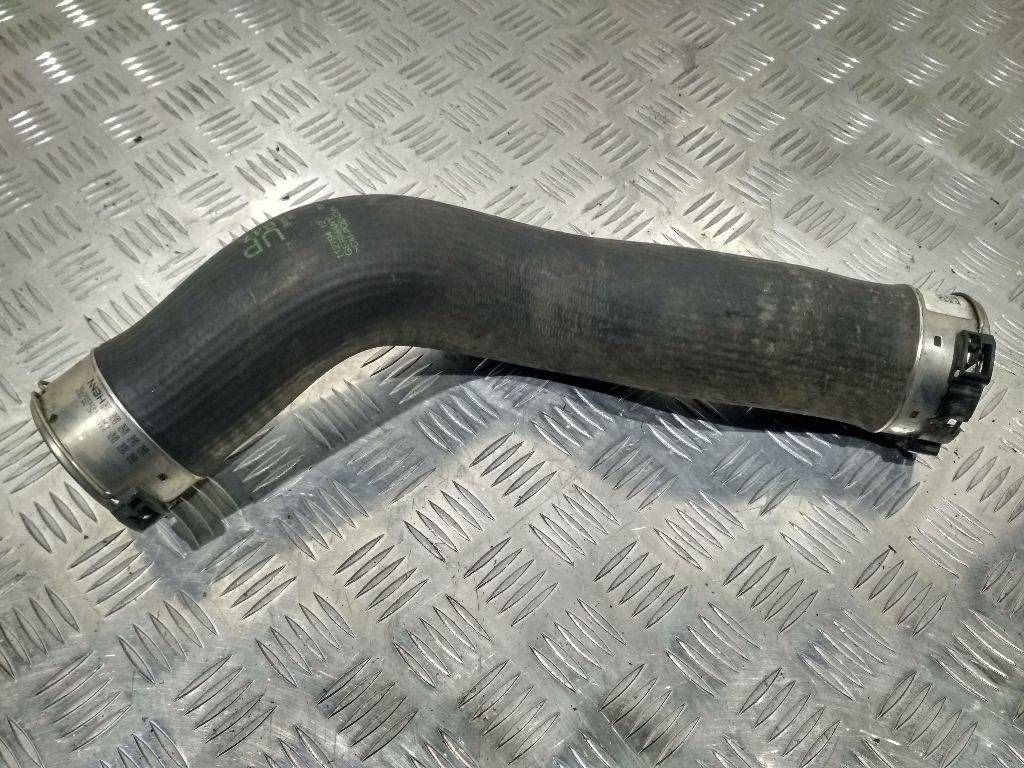 патрубок интеркулера BMW 3 серия F30/F31/F34 [рестайлинг] 2015, 11618513851
