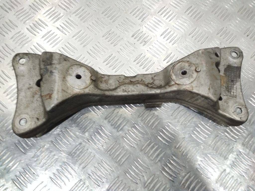 подушка крепления КПП BMW 1 серия F20/F21 [рестайлинг] 2016, 18574710