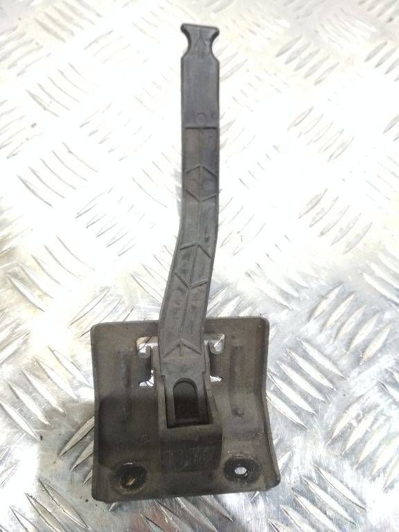 ручка открывания капота Renault Megane 2 поколение 2006, 8200484672