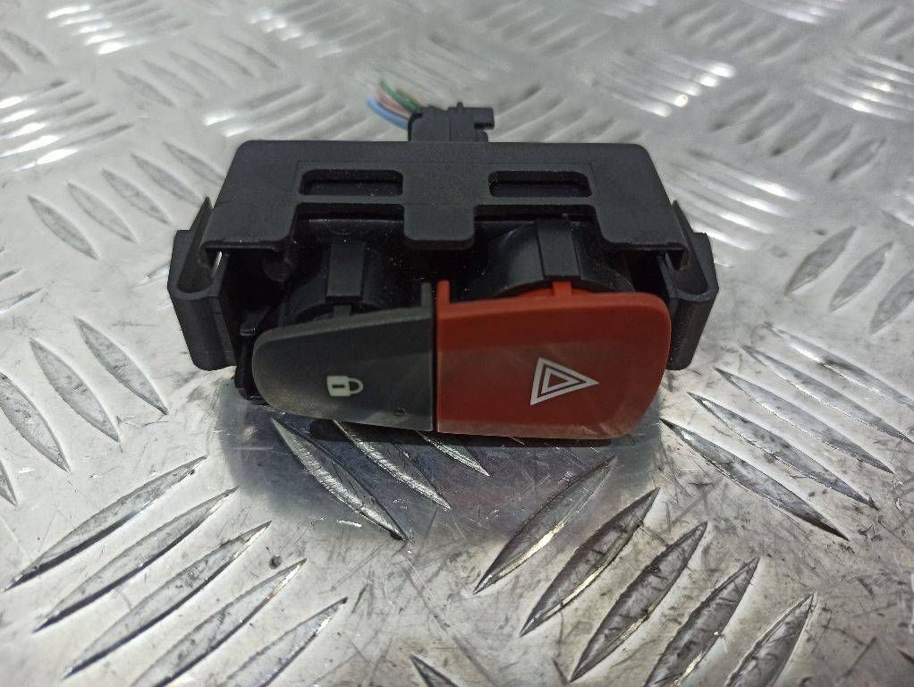 кнопка аварийной сигнализации Renault Scenic 3 поколение 2009, 8200214896