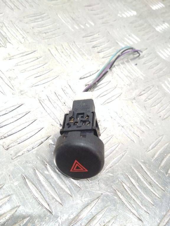 кнопка аварийной сигнализации Nissan Juke YF15 2010