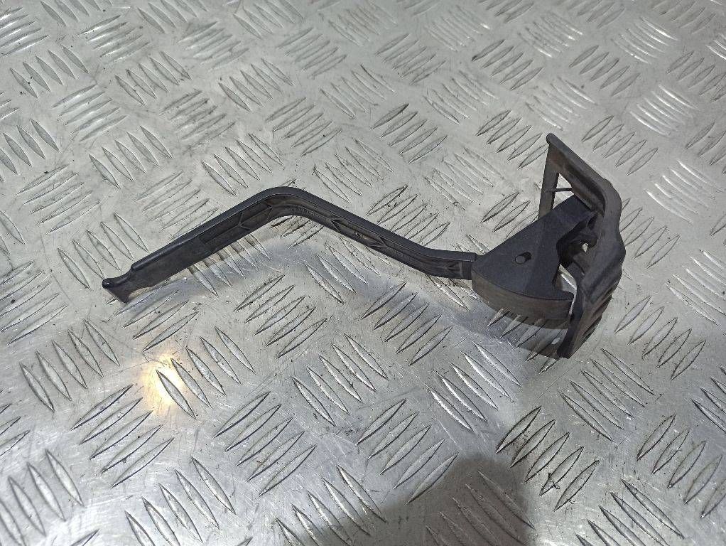 ручка открывания капота Renault Scenic 2 поколение [рестайлинг] 2007, 8200484672