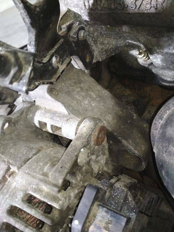 кронштейн генератора Volkswagen Sharan 1 поколение [рестайлинг] 2002, 1.9 л., дизель, МКПП