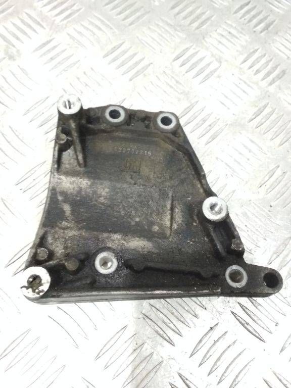 кронштейн двигателя Opel Corsa D 2008, 428702815