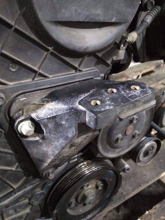 кронштейн двигателя Opel Astra H 2005, 1.7 л., дизель, МКПП, 18125628