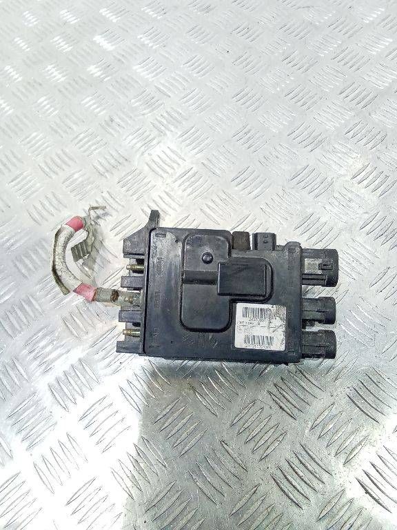 Блок управления BCM (Body Control Module) Renault Megane 3 поколение 2011, 24380011R