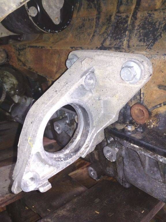 кронштейн полуоси Renault Megane 2 поколение 2005, 2.0 л., бензин, МКПП