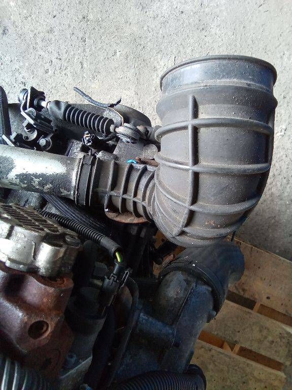 патрубок воздушного фильтра Volvo S80 1 поколение 2001, 2.4 л., дизель, МКПП, 08634143