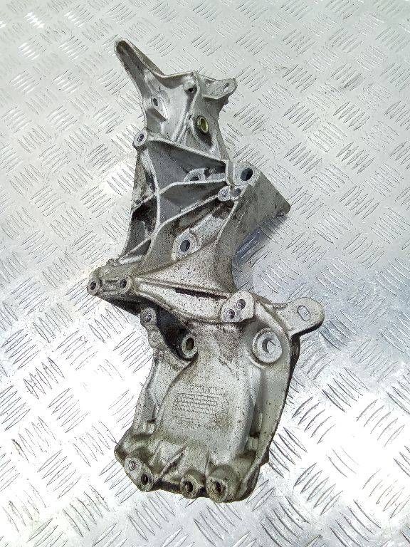 кронштейн компрессора кондиционера Renault Laguna 2 поколение 2003, 037811