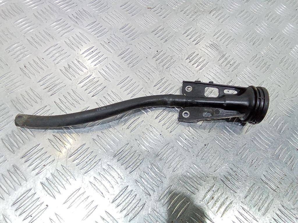 маслозаливная горловина Renault Megane 2 поколение 2005, 8200355347