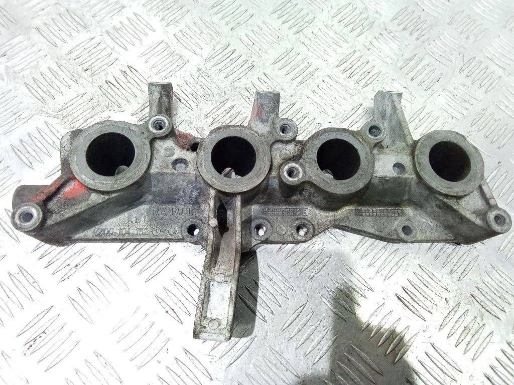 коллектор впускной Renault Clio 2 поколение 1999, 1.4 л., бензин, 7700104152