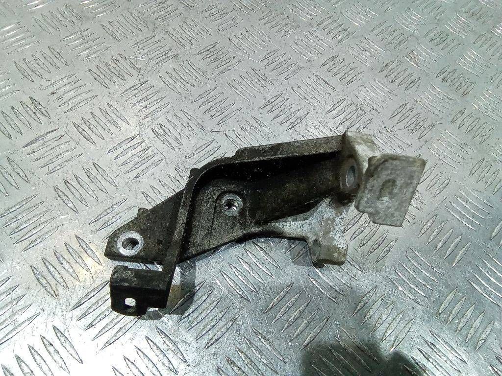кронштейн ТНВД Renault Scenic 1 поколение [рестайлинг] 2002, 1.9 л., дизель, 7700115681