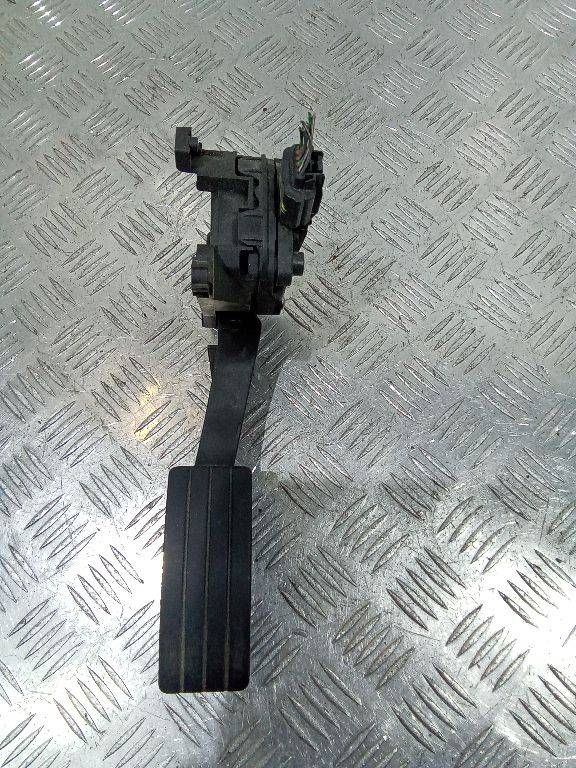 педаль Renault Twingo 3 поколение 2017, 180023357R