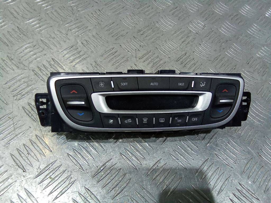 блок управления печки / климат-контроля Renault Megane 3 поколение 2010, 275100026R