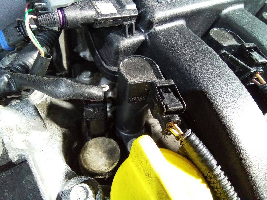 катушка зажигания Renault Laguna 2 поколение 2002, 1.8 л., бензин, МКПП