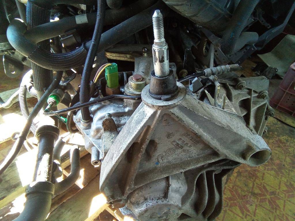 кронштейн КПП Renault Espace 4 поколение 2004, 2.2 л., дизель, МКПП, 8200013681