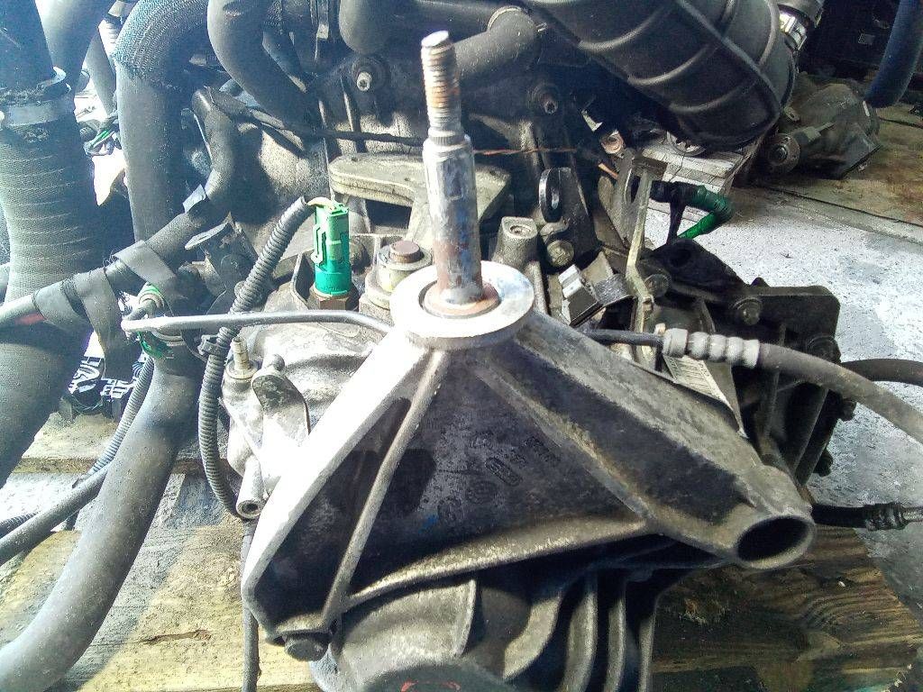кронштейн КПП Renault Espace 4 поколение 2005, 2.2 л., дизель, МКПП, 8200013681