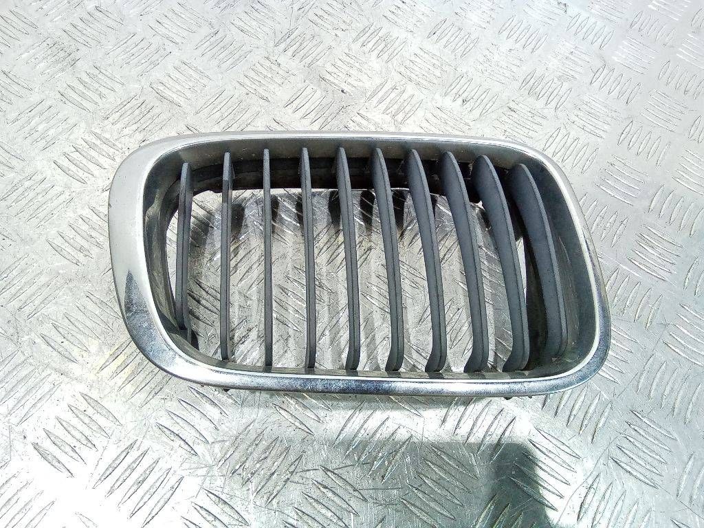 решетка радиатора BMW 3 серия E46 2002, 61697910, 8195056