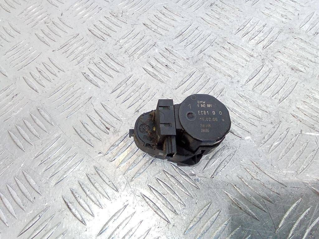 моторчик заслонки печки BMW 5 серия E60/E61 2006, 6942991