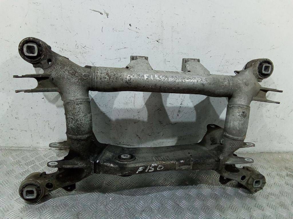 балка подвески задняя BMW 5 серия E60/E61 2006, 6770828