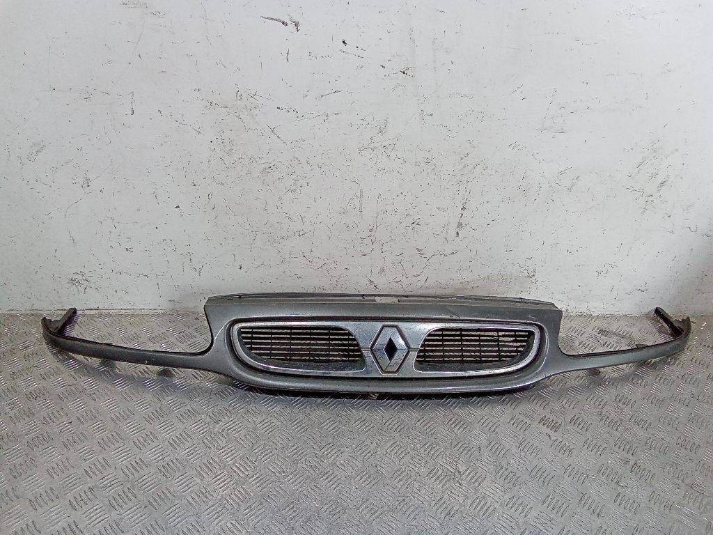 решетка радиатора Renault Safrane 1 поколение [рестайлинг] 1999, 7700847088