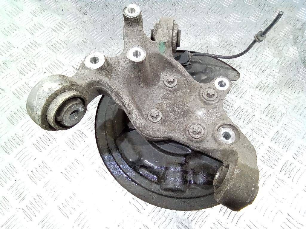 кулак задний правый Mercedes-Benz A-Класс W176 2013, 2460406