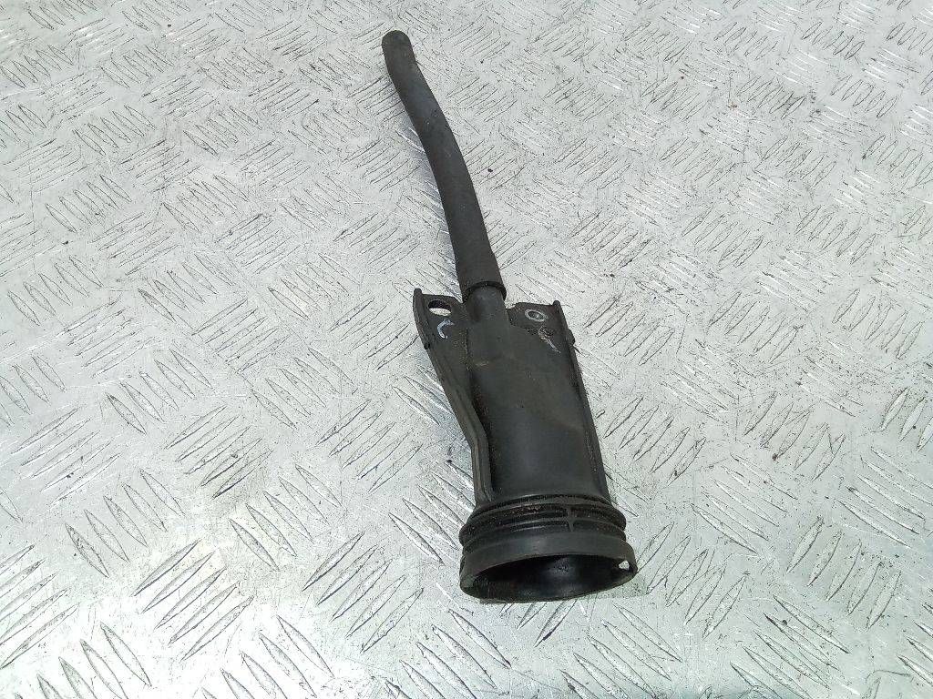 маслозаливная горловина Renault Duster 1 поколение 2011, 1.5 л., дизель, МКПП, 8200722806