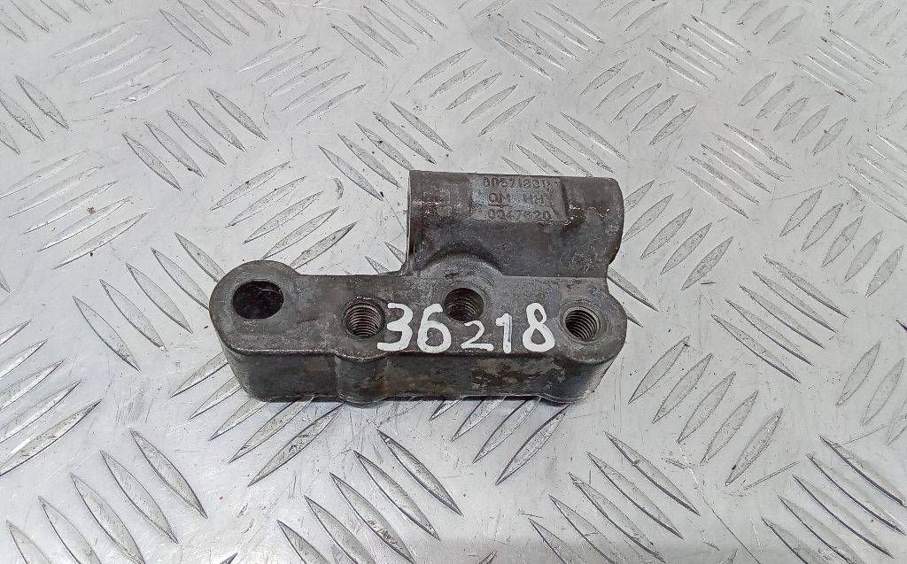 кронштейн генератора Opel Zafira 1 поколение (A) 1999, 1.6 л., бензин, МКПП, 90571831