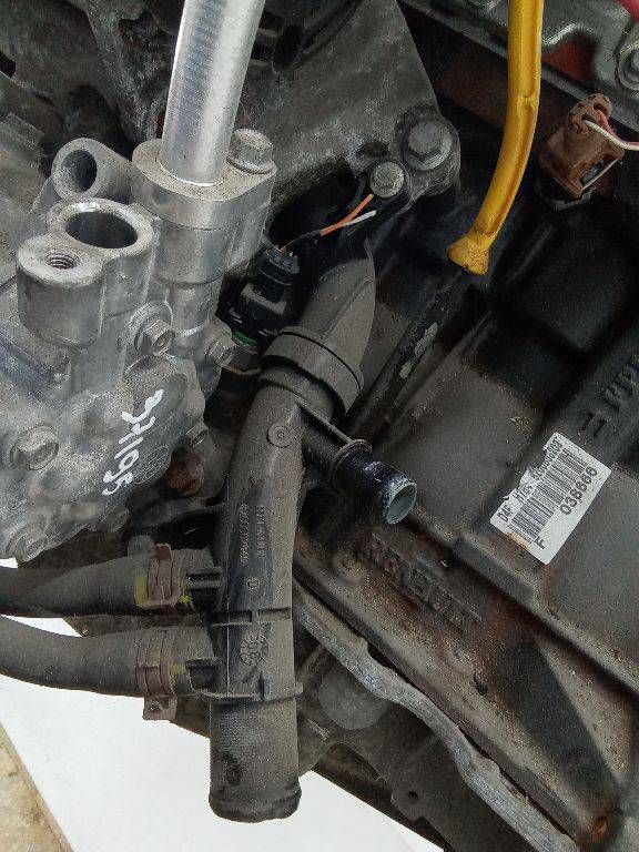 трубка охлаждающей жидкости Renault Clio 3 поколение 2008, 1.2 л., бензин, МКПП, 8200562840