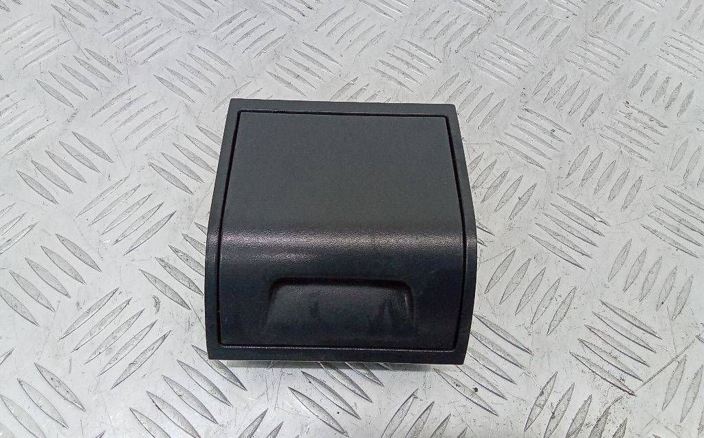 пепельница MAN TGA 1 поколение 2003, 81637400065